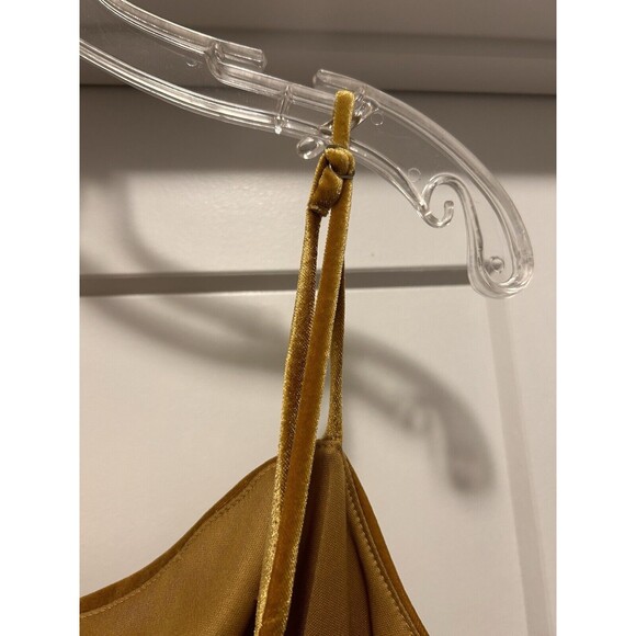Urban Outfitters Dress Gold Velvet Open Back Mini dress Size Large Game Day Hoco - Picture 4 of 7